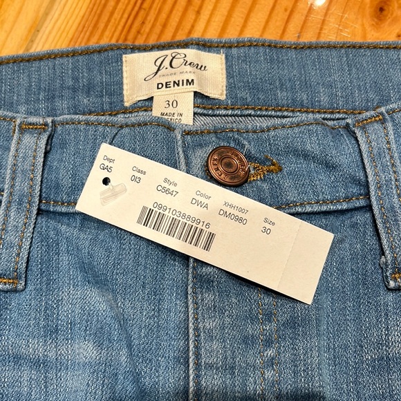 NWT J. CREW denim, Jean skirt, SIZE 30 - Picture 2 of 3